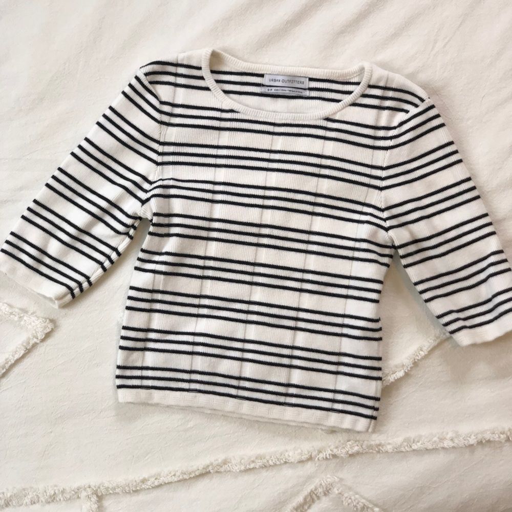 Urban outfitters ribbed half sleeve crop sweater black and white stripe sz small